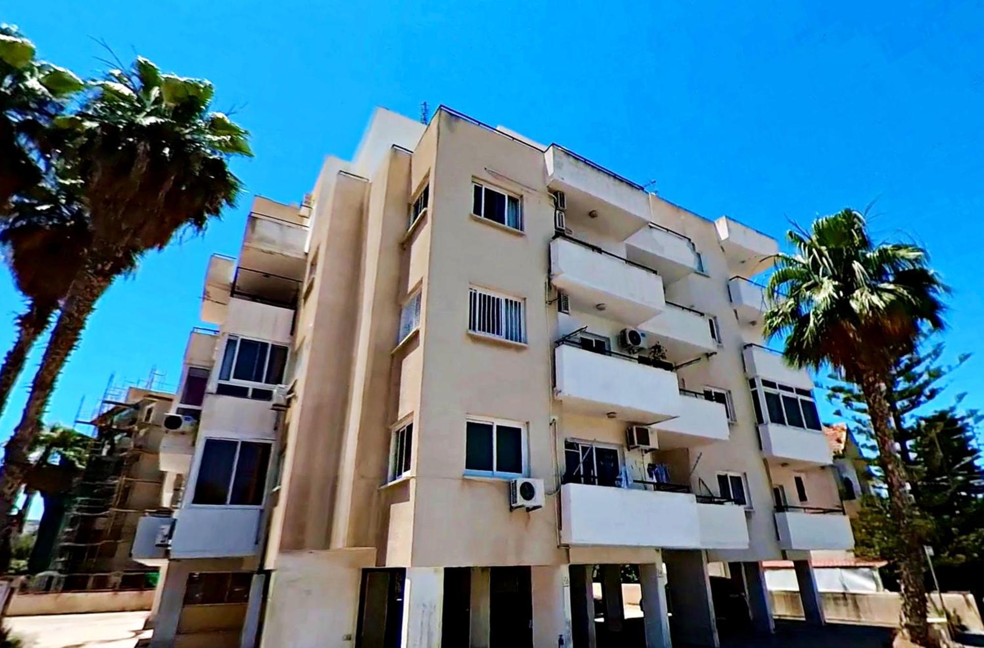 Large Close To Finikoudes With 2 Balconies