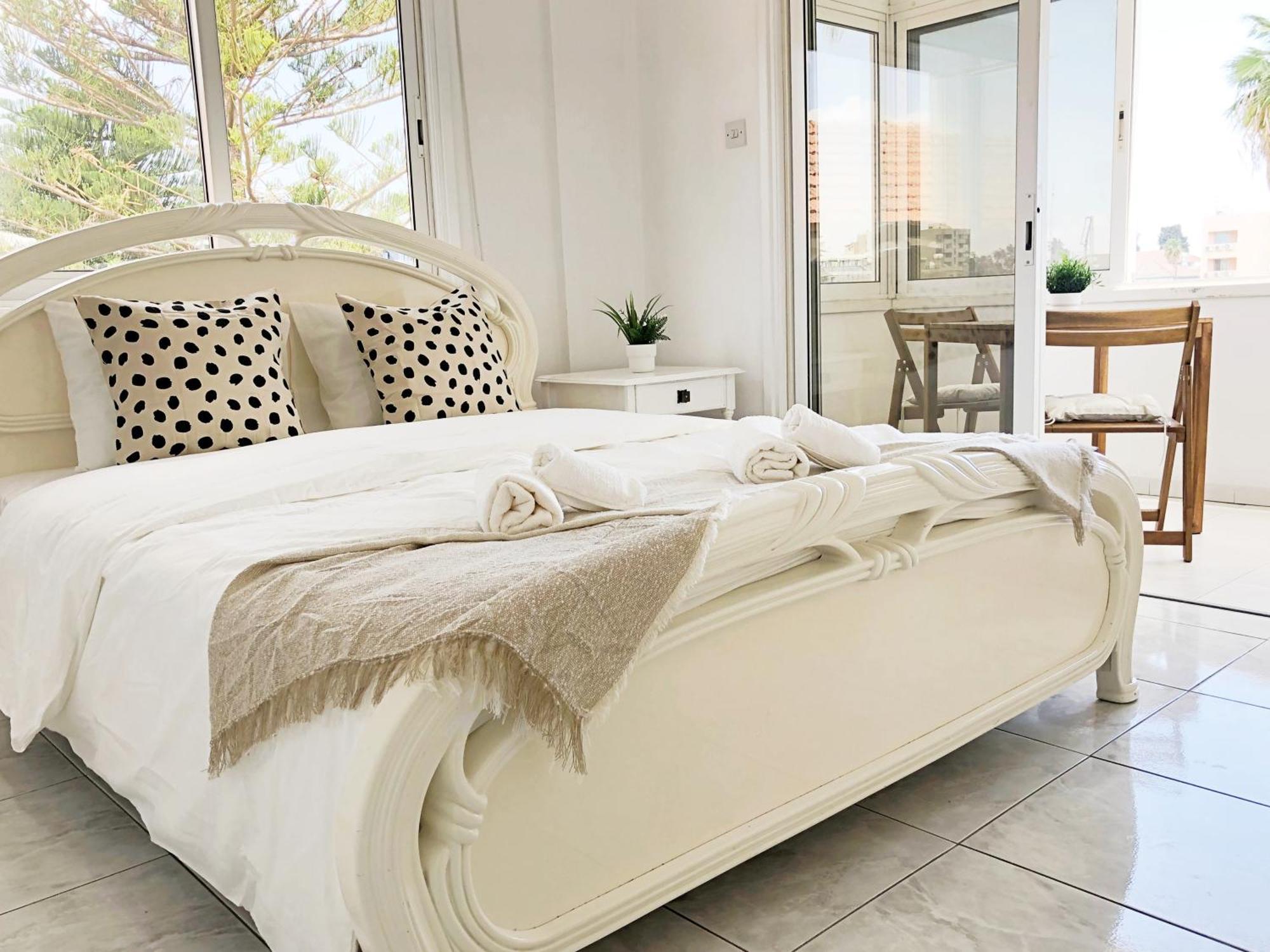 Large Close To Finikoudes With 2 Balconies * Larnaca